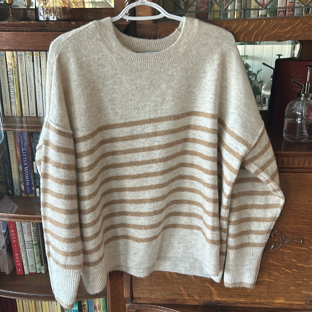 Soft Knit/Wool Striped Pullover Sweater Size L Great condition